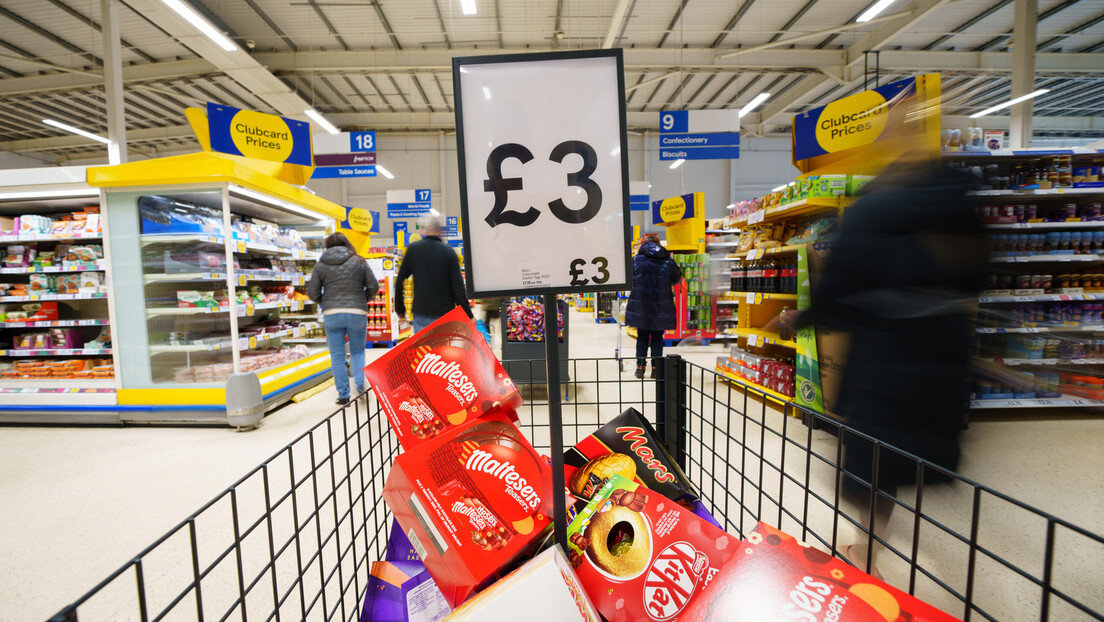 Због скупе хране, инфлација у Британији и даље двоцифрена