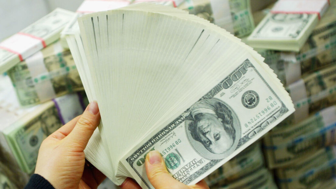 Запањујућа рачуница "Фајненшел тајмса": Долар пао испод 50 одсто светских резерви