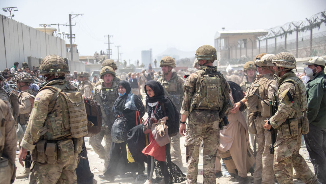 Бивши званичник САД: Из Авганистана евакуисани и бомбаши познати Министарству одбране