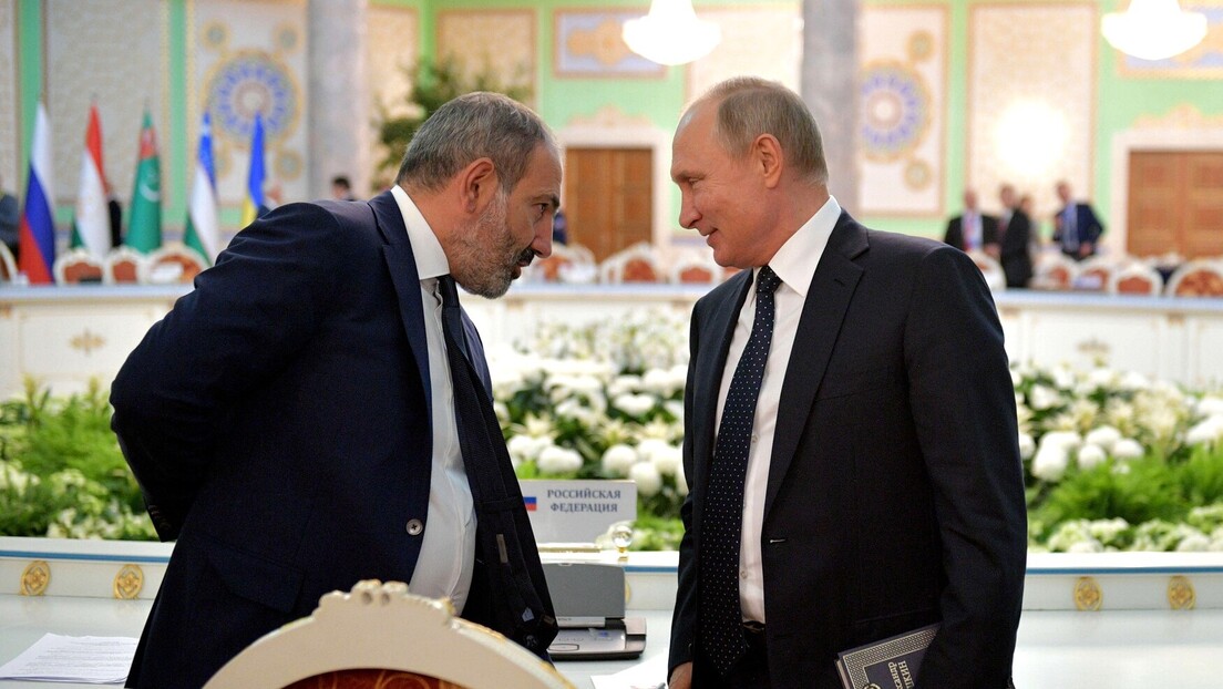 Путин и Пашињан разговарали о решењима сукоба у Нагорно-Карабаху