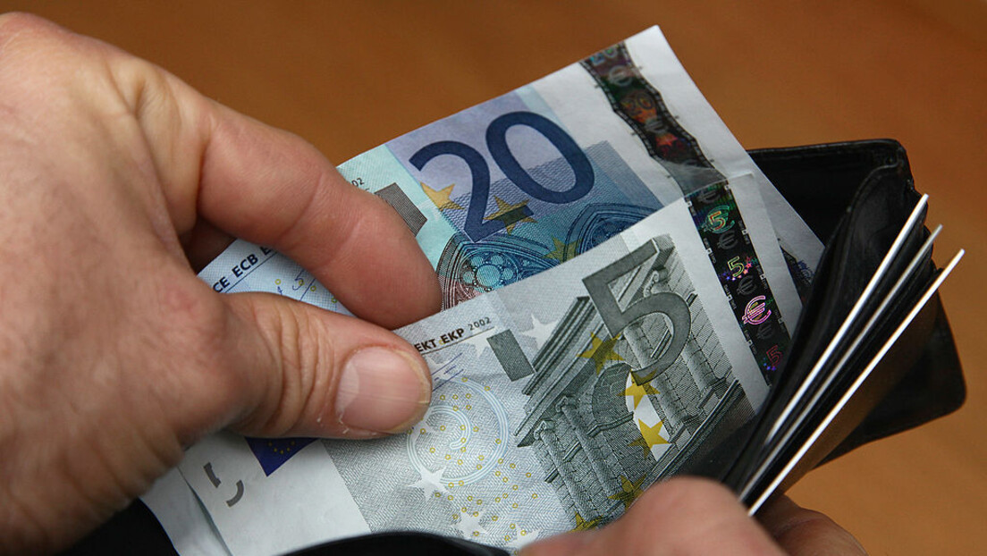 Инфлација "топи" плате у Немачкој: Пад куповне моћи већи од очекиваног