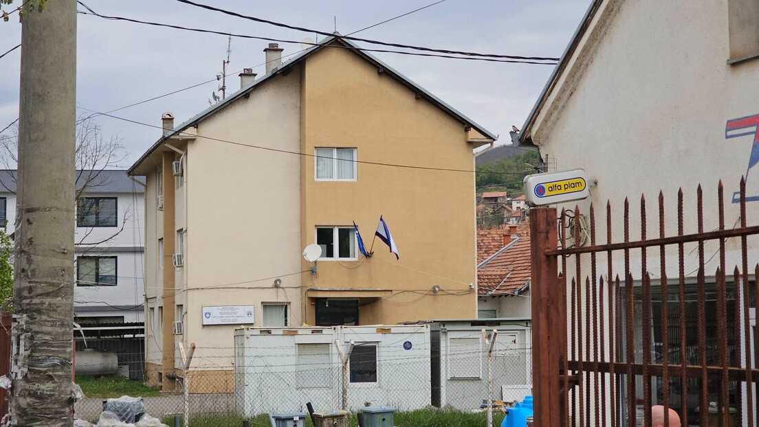 U Leposaviću okačena zastava tzv. Kosova