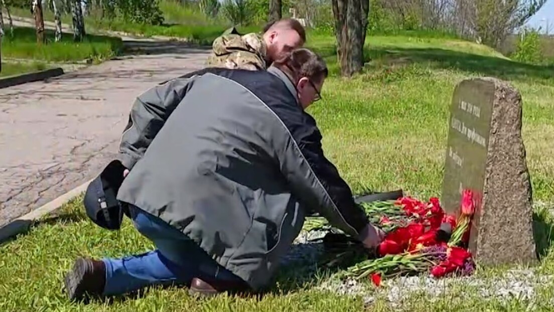 Грађани Одесе и Доњецка одају пошту жртвама трагедије из 2014 (ФОТО, ВИДЕО)