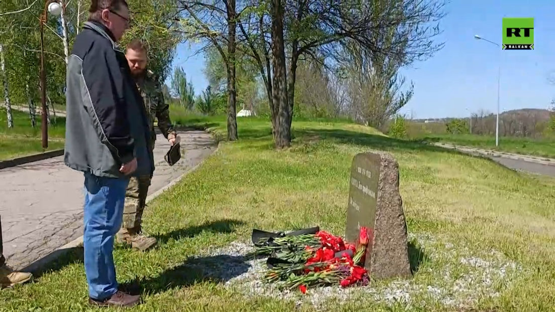Грађани Одесе и Доњецка одају пошту жртвама трагедије из 2014.