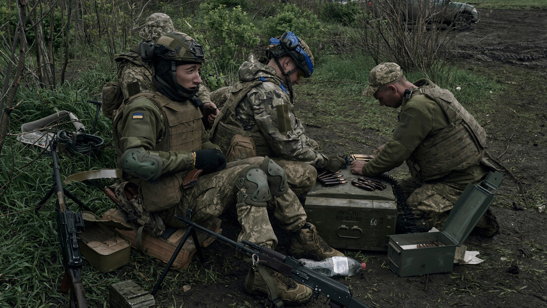 Украјински амбасадор: Одлажемо офанзиву због "лошег времена"