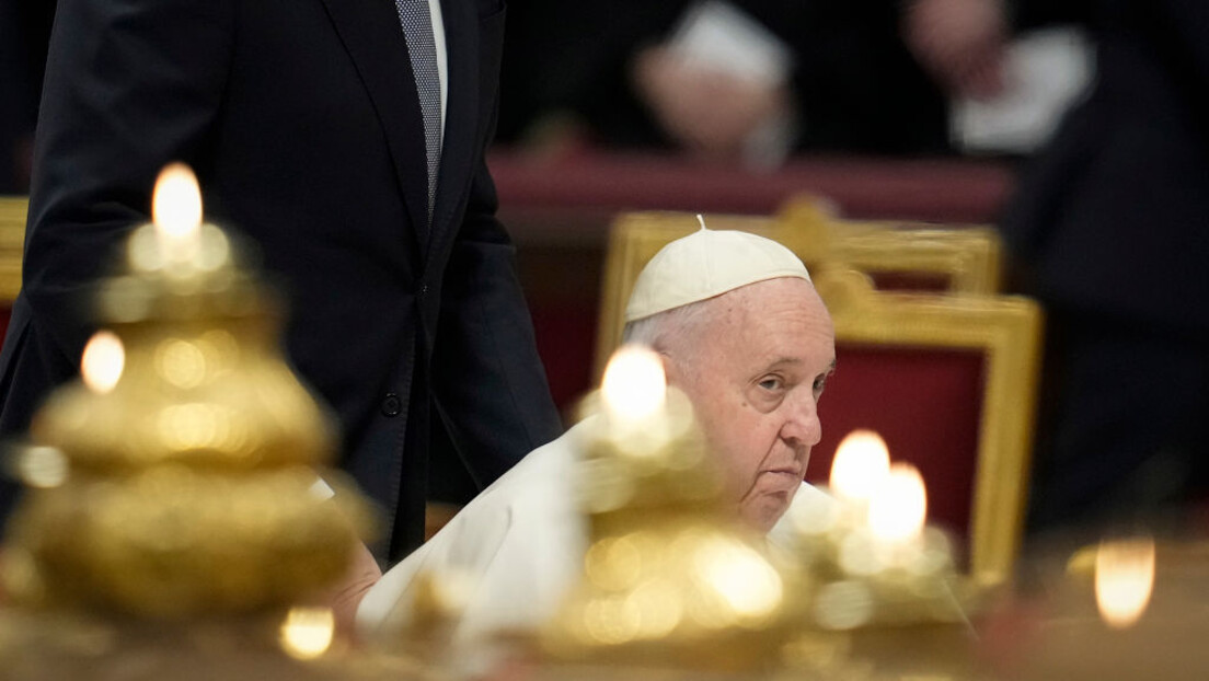 Папа поручио: Цела Европа је у озбиљној кризи, прети јој пошаст конзумеризма који анестезира