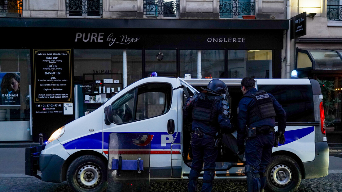 Француска: Мушкарац напао полицајке, узвикивао "Алаху акбар"