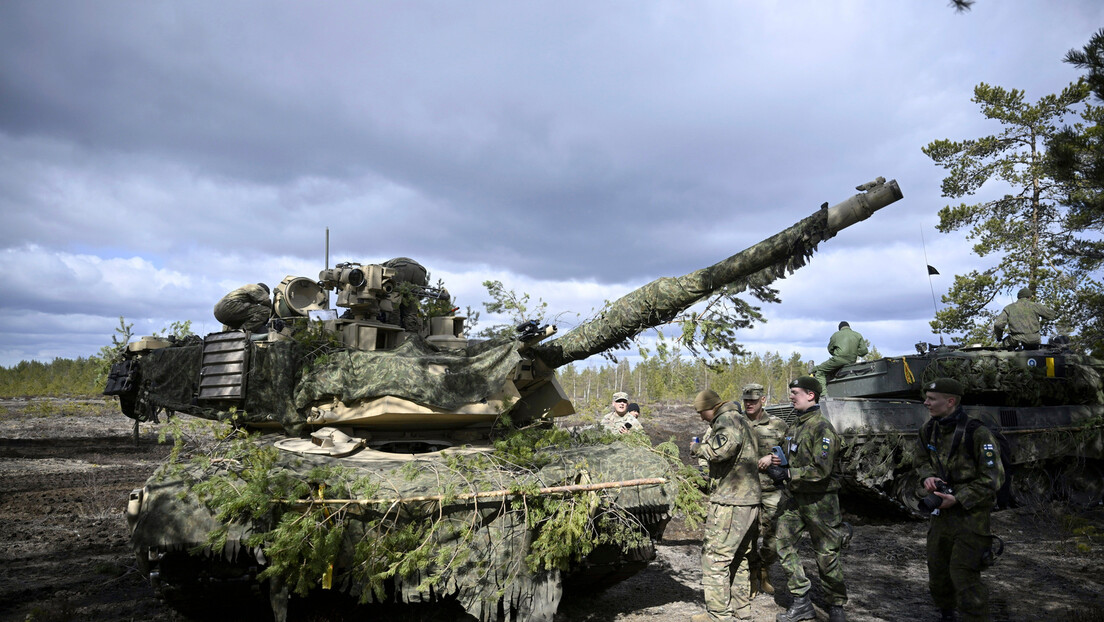 Страх од Руса: Американци скидају осетљиву опрему са тенкова
