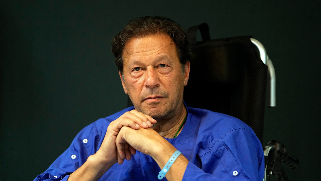 Ухапшен бивши пакистански премијер Имран Кан, његове присталице позивају на протесте