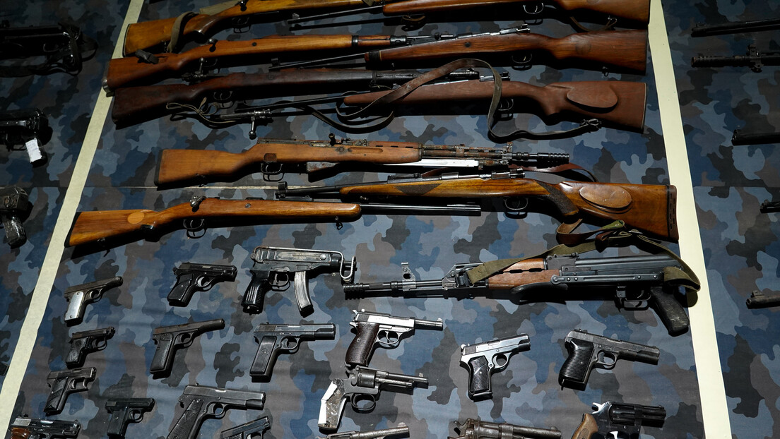 Sefovi za čuvanje oružja rasprodati, prave se liste čekanja