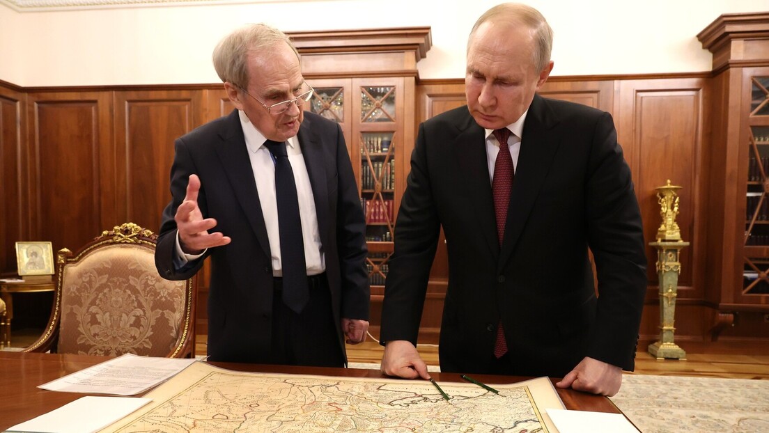 Судија показао Путину карту: Украјина није ни постојала пре настанка УССР