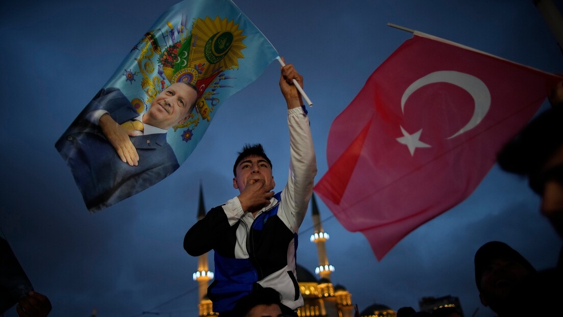 Турска одлучила, Ердоган остаје председник: Путин и Вучић честитали
