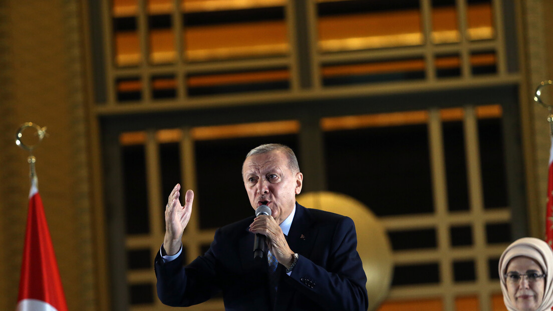 Ердоган: Настављамо сарадњу са Русијом, нека почне век Турске!