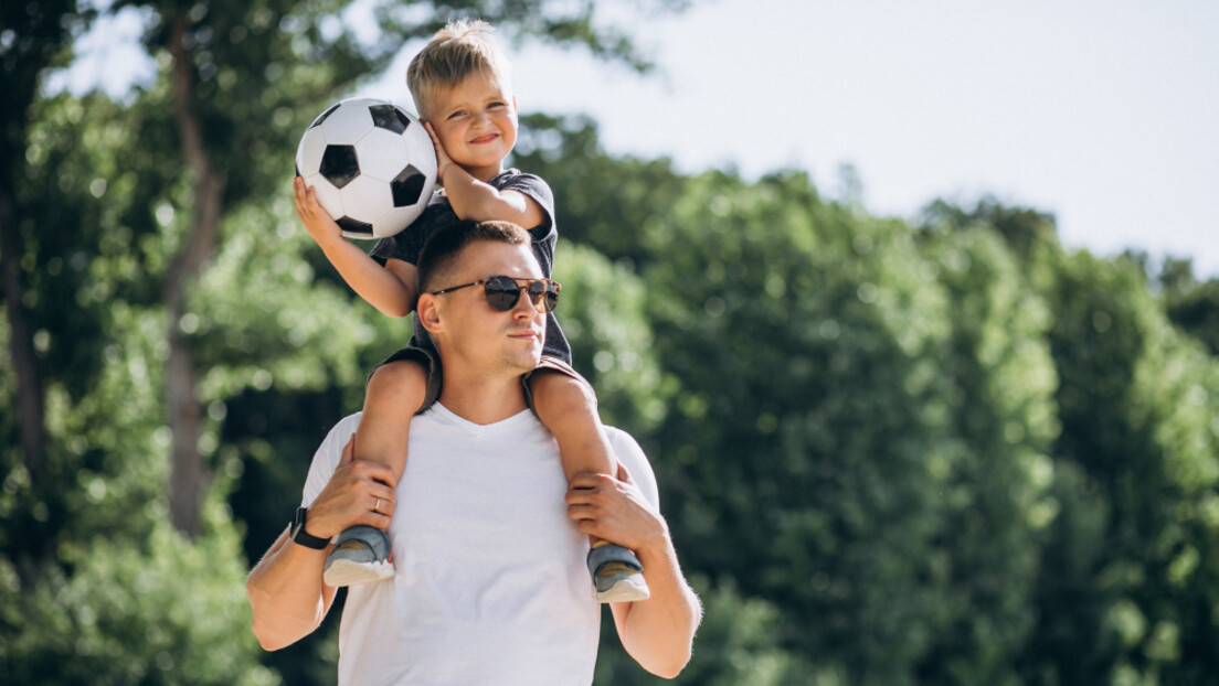 Истраживања показују: Очеви су срећнији од мајки када проводе време са својом децом