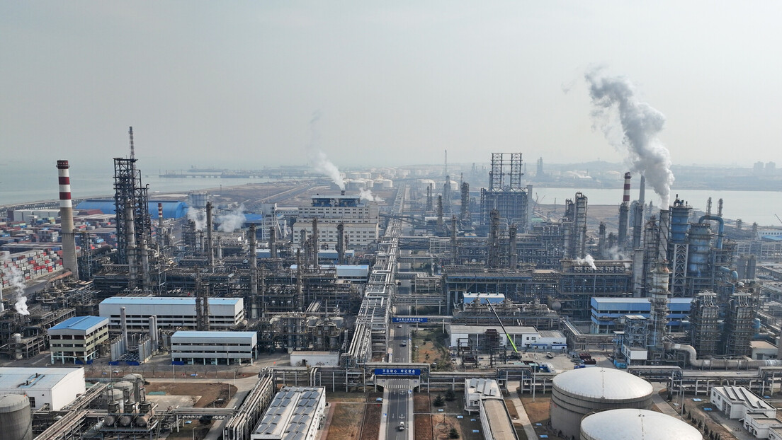 Рекордна испорука руске сирове нафте у Кину и Индију у мају