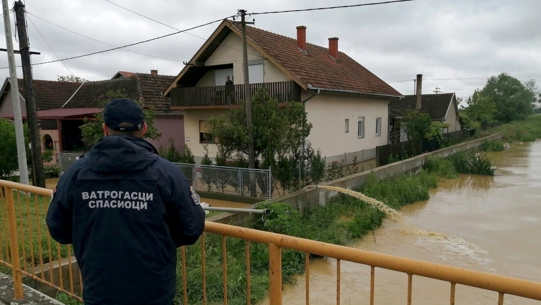 Zbog poplava odsečeni delovi Aleksandrovca, u Kosjeriću proglašeno vanredno stanje