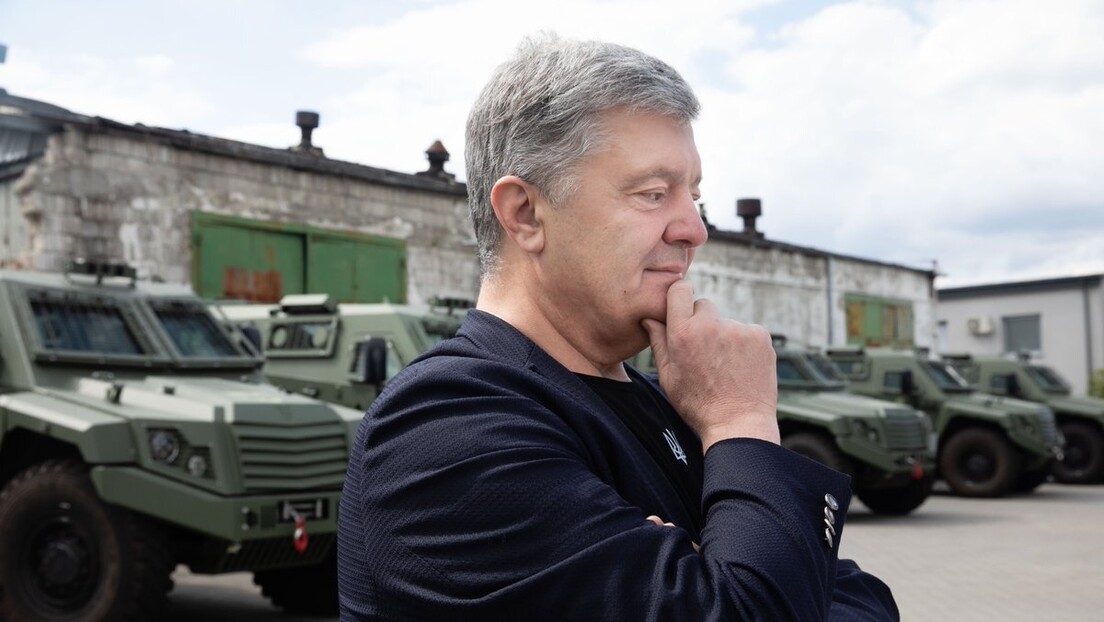 Порошенко: Обновили смо војску захваљујући споразумима из Минска