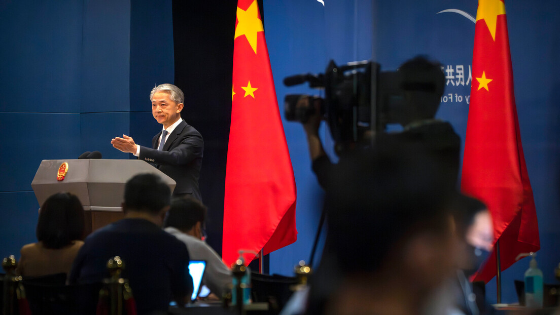Кина: Не треба Асанж да буде на оптуженичкој клупи, већ Америка