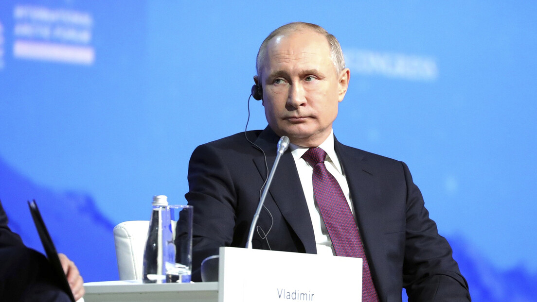 Путин: Русија наставља развој, остварили смо раст БДП-а од 3,3 одсто, инфлација је мања него у ЕУ