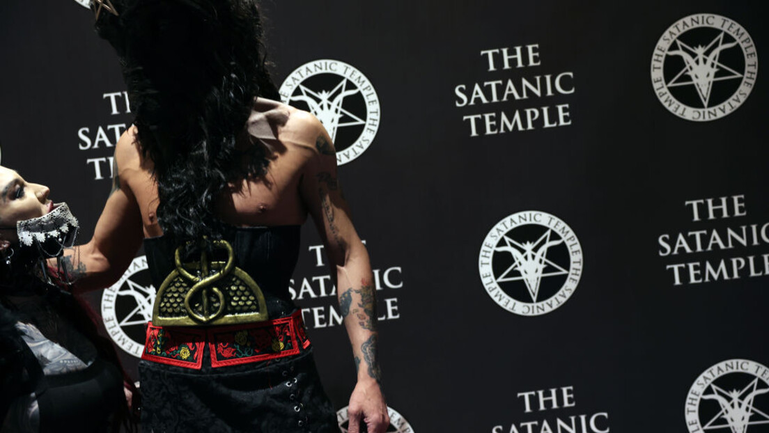 Сатанисти поручују: Промена пола је верско право, боримо се против кршења телесне аутономије