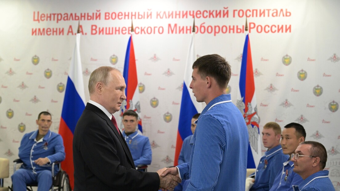 Putin čestitao praznik medicinskim radnicima: Posebna zahvalnost za lekare u zoni SVO