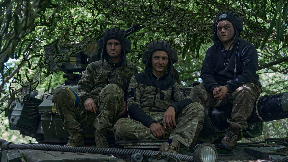 Како Кијев дели своје ратне заробљенике - предност борцима "Азова", а рањени војници запостављени