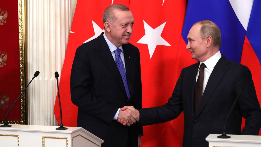 Putin razgovarao sa Erdoganom: Turski predsednik nudi pomoć u rešavanju situacije u Rusiji