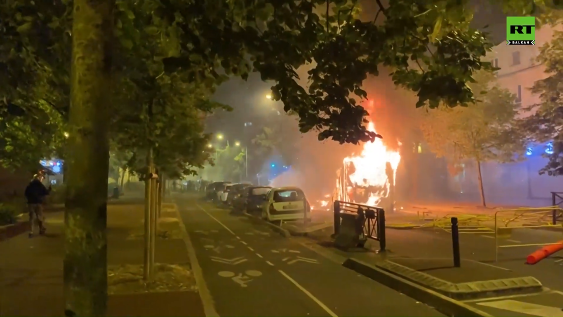 Nemiri u Parizu nakon što je policajac ubio 17-godišnjaka (VIDEO)