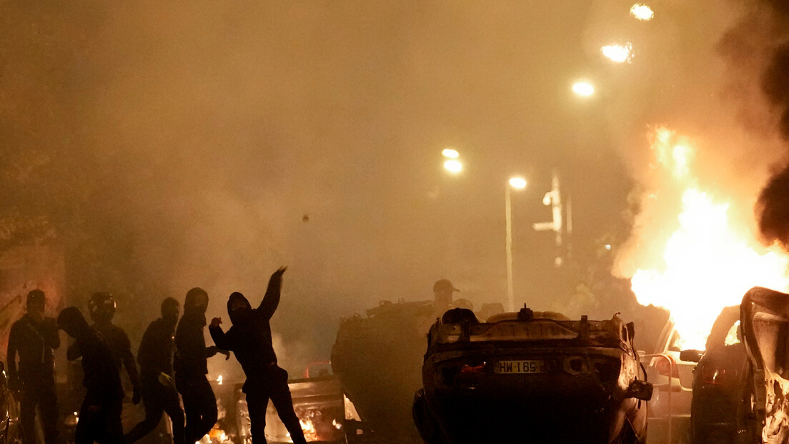 Burna noć u Parizu: Uhapšeno 150 ljudi, demonstranti palili kontejnere i automobile (VIDEO)