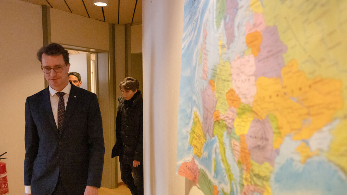 Medvedev: Nema više Ukrajine, nestala je sa mape sveta kao "Zemlja Sanikova"