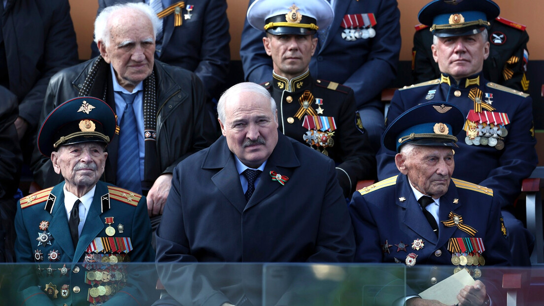 Лукашенко: Новопечени нацисти нек се сете историје
