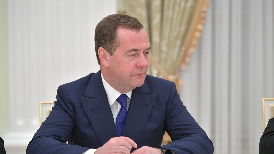 Медведев:  Више од 185.000 људи примљено у Оружане снаге Русије у 2023. години (ВИДЕО)