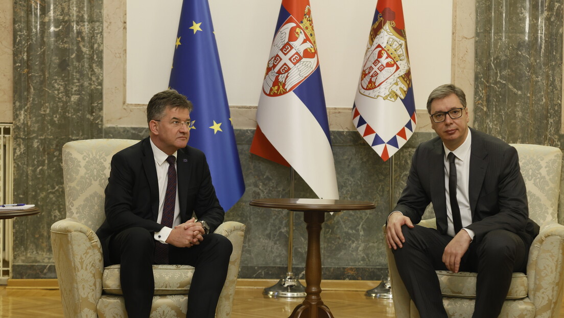 Vučić sa Lajčakom: Upozorio sam da je srpski narod na KiM izložen najžešćoj torturi