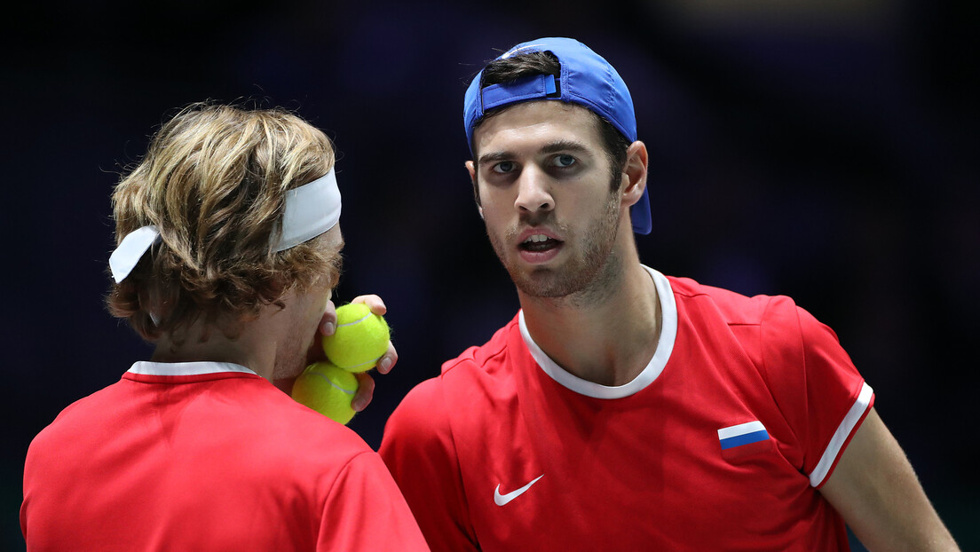 "Политико": Тенис има проблем са Русијом, играчи подржавају рат у Украјини