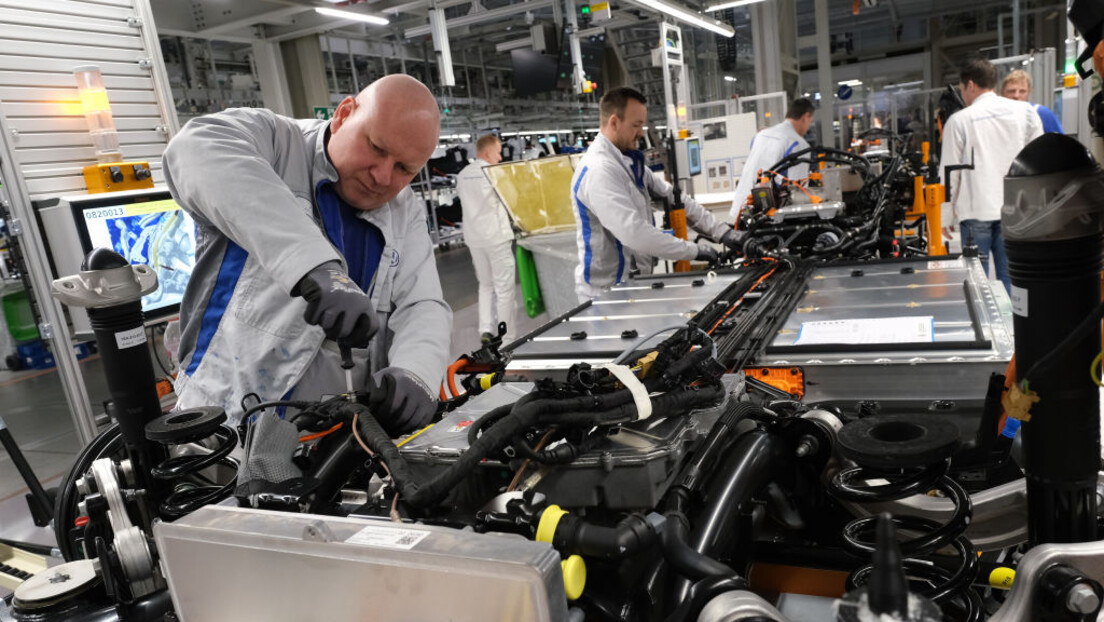 Немачки произвођачи електричних возила у паници: Кина ограничава испоруке галијума