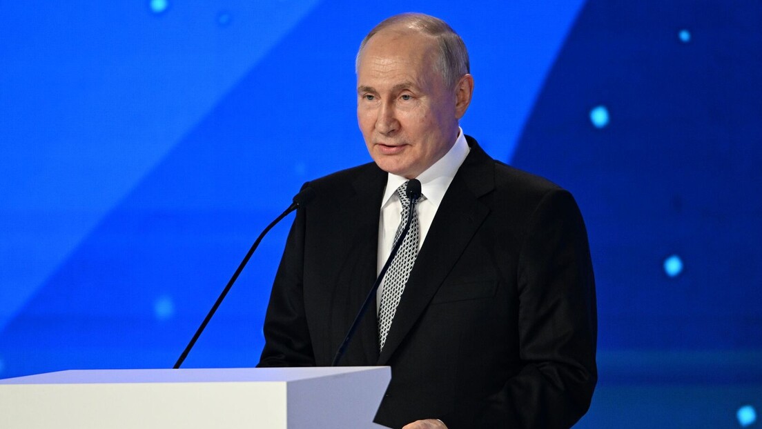 Путин: Русија неће одустати, ићи ће напред и неће се изоловати од света (ВИДЕО)