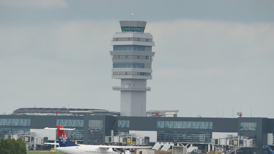 Opet kasne letovi na beogradskom aerodromu: Pokvario se rendgen za prtljag