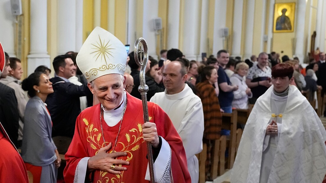 Папин изасланик са Бајденом о украјинској деци
