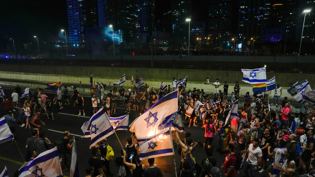 Бурно у Израелу: Хиљаде на улицама, резервисти против ревизије правосуђа