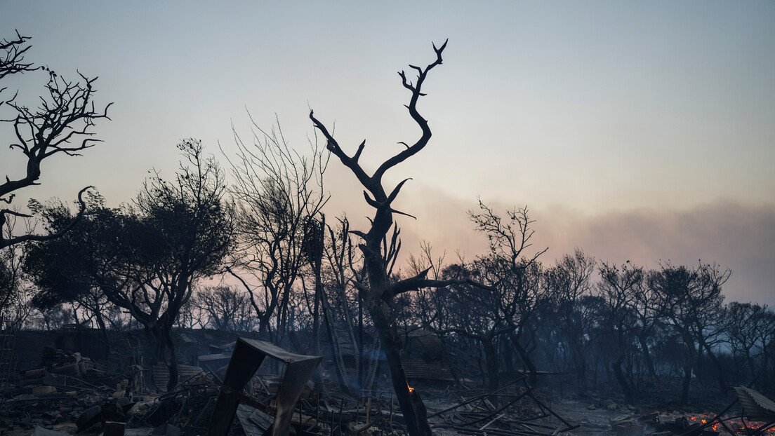 Свет мора да се суочи са новом реалношћу: Пожари у Грчкој, у Кини 80 степени, потоп у региону