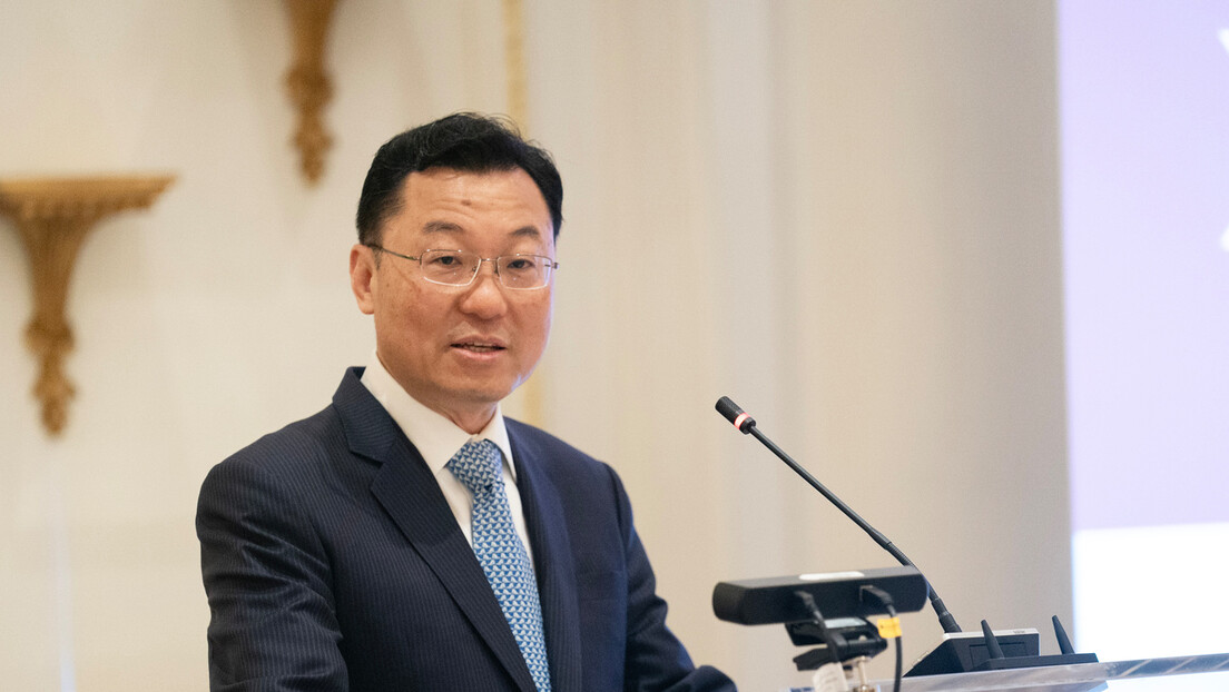 Кинески амбасадор у Вашингтону: Сигурно ћемо одговорити на нова америчка ограничења