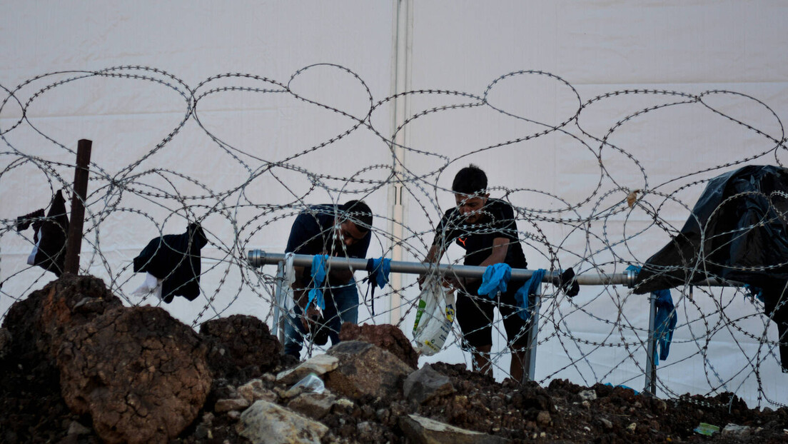 Грчка неће мигранте: Подижу нову ограду дугачку 35 километара према турској граници