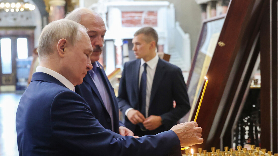 Putin i Lukašenko u obilasku manastira na ruskoj Svetoj gori (VIDEO)