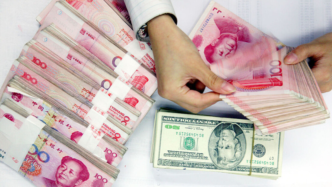 Велика распродаја: Кинеске државне банке продају америчке доларе да би подстакле јуан