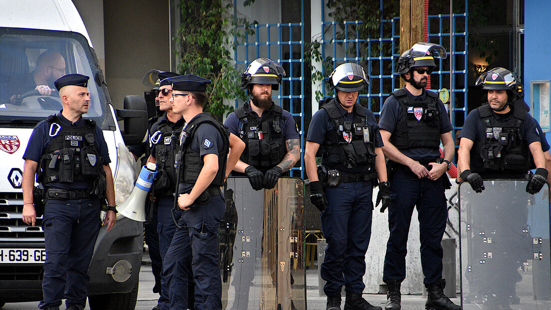 Протест француске полиције: Не тражимо некажњивост, већ поштовање