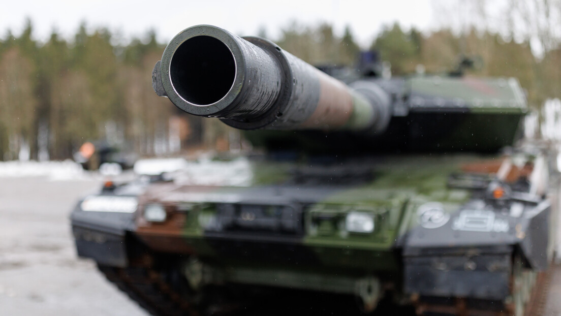 Немачка: Украјину недељно снабдевамо оружјем