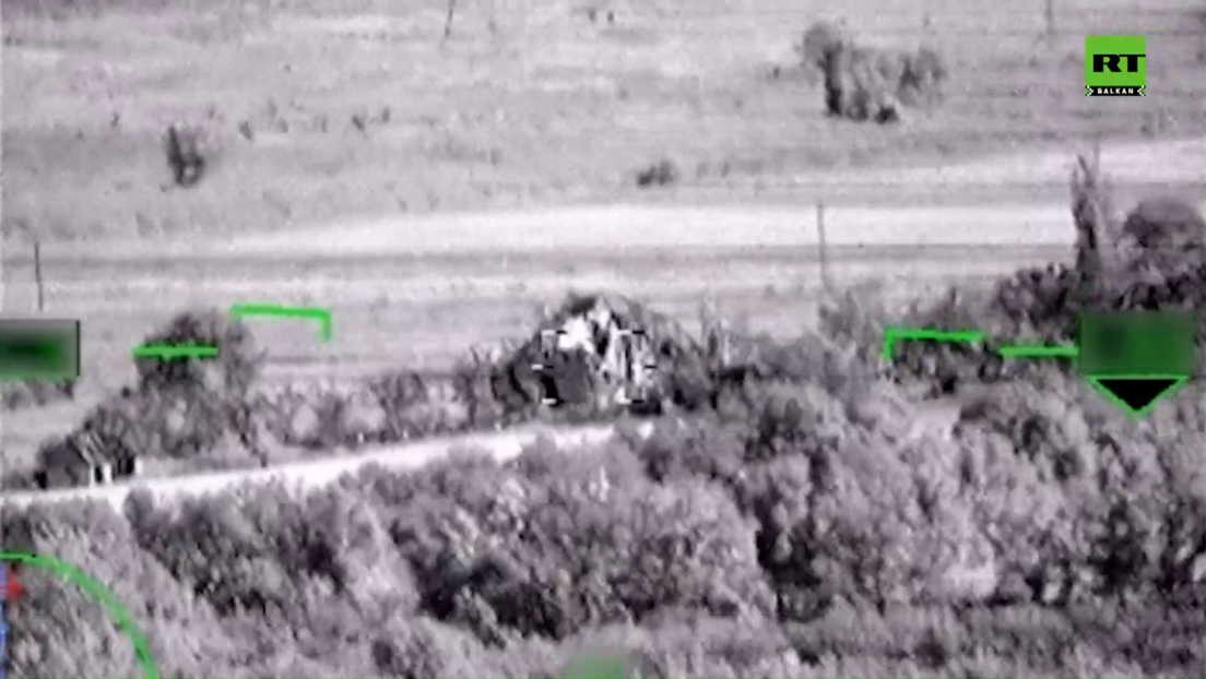 Руски хеликоптер вођеном ракетом уништио украјинску тенковску јединицу (ВИДЕО)