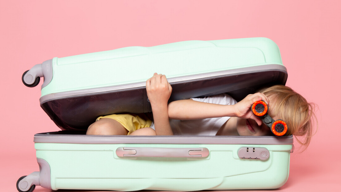 Нови ТикТок тренд: Како брзо и ефикасно спаковати дечје ствари за путовање