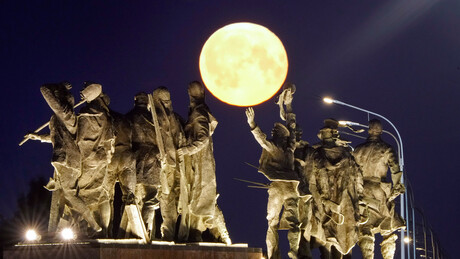 Супермесец је синоћ био ближи Земљи него иначе