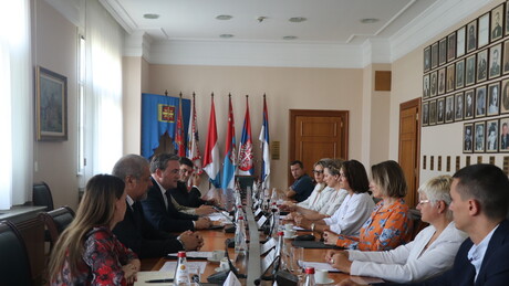 Потписани уговори за обнову шеснаест меморијала: Одвојен новац за санирање Спомен-костурнице на Виду